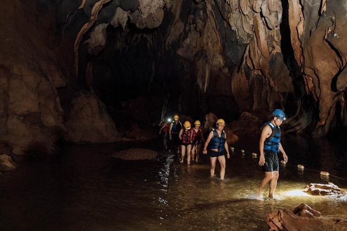 Trekking 7km Động Thiên Đường 