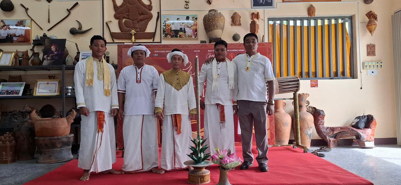 Experience the Cham Bau Truc Pottery Village (with presentation and artisans) (3)