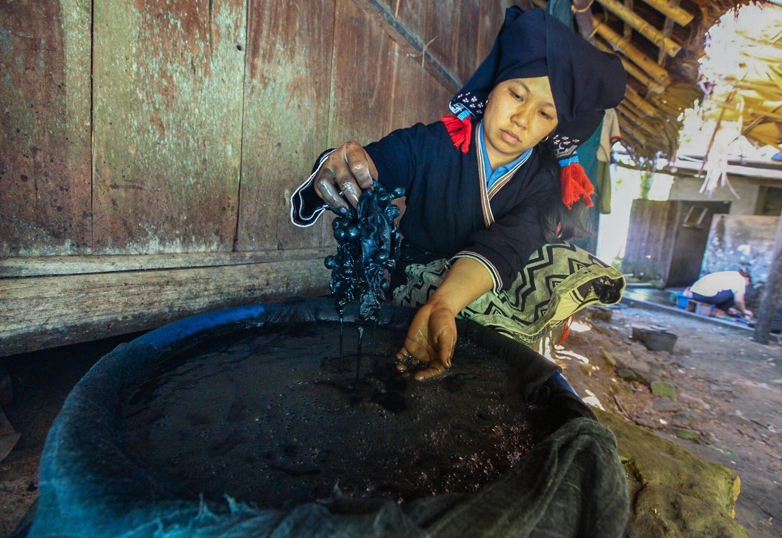 Experience Indigo Dyeing in Sung Village