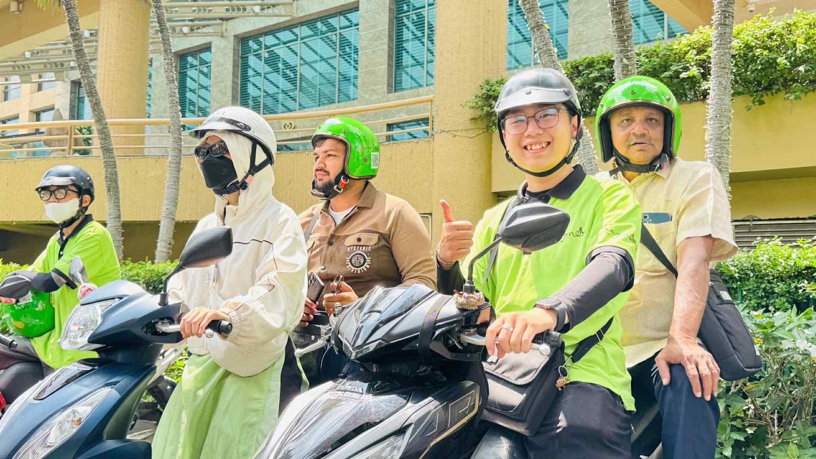 Chinh Phục ẩm thực chay Sài Gòn trên xe máy