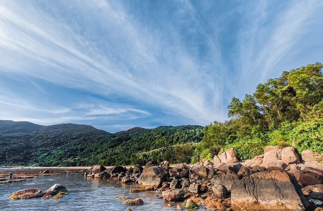 Yen Ngua Beach (Da Nang) (2)