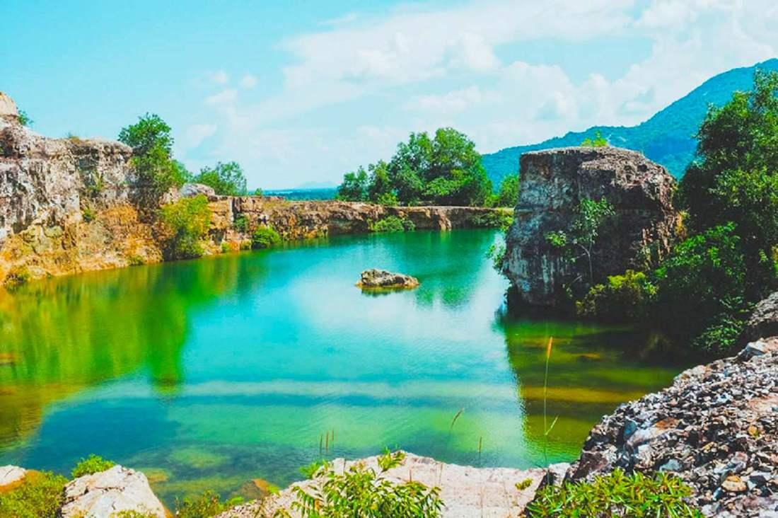 Hồ Đá Đồi Tà Pạ (2)