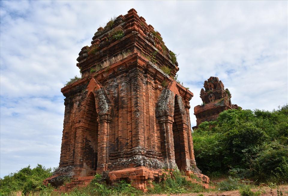 Banh It Towers (3)