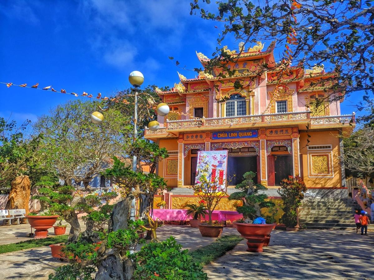 Linh Quang Pagoda (2)