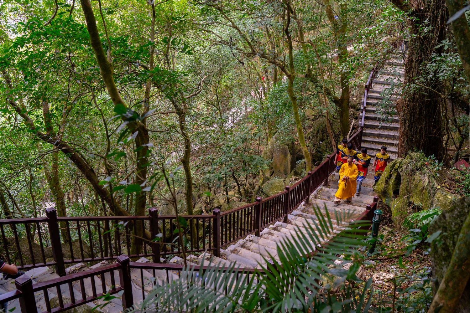 Núi Thần Đinh (3)
