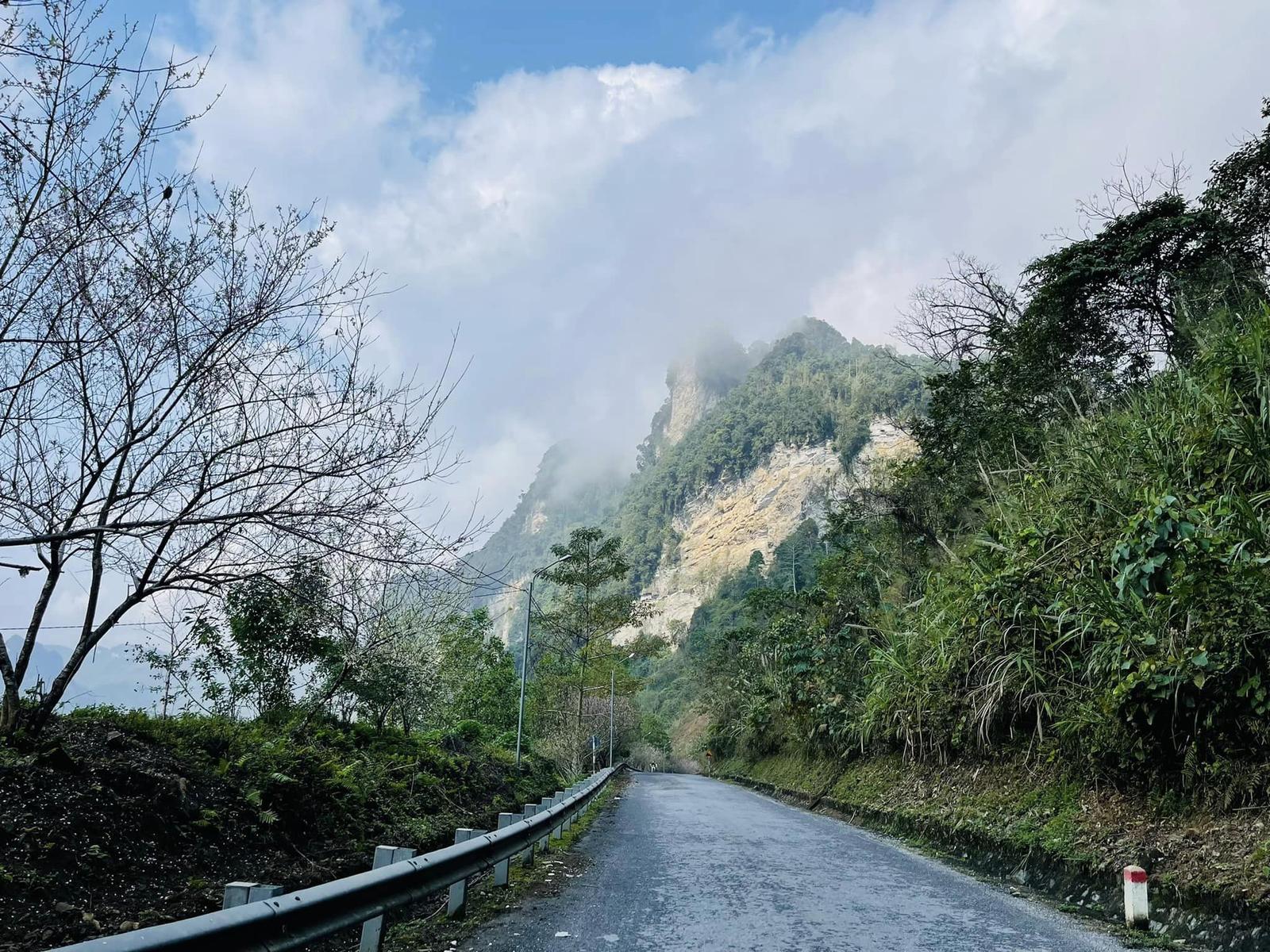Khau Lac Pass Summit (3)