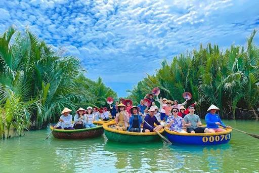 Bay Mau Coconut Forest - Basket Boat Service