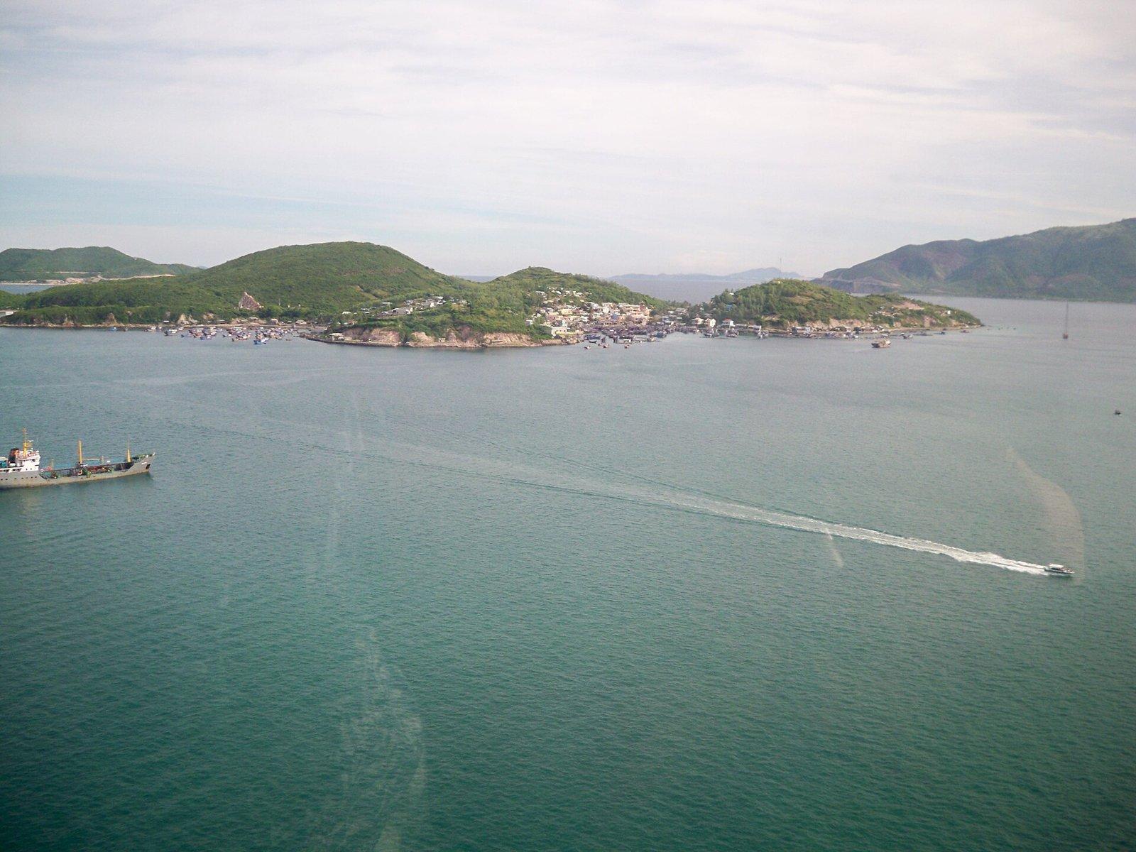 3 Islands: Bai Tranh Beach – Fishing Village – Hon Tam Mud Bath (Daily Join-in Tour)