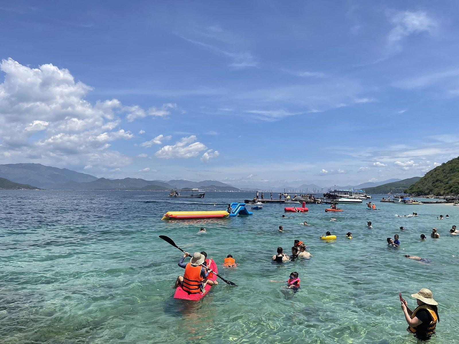 3 Islands: Bai Tranh Beach – Fishing Village – Hon Tam Mud Bath (Daily Join-in Tour) (2)