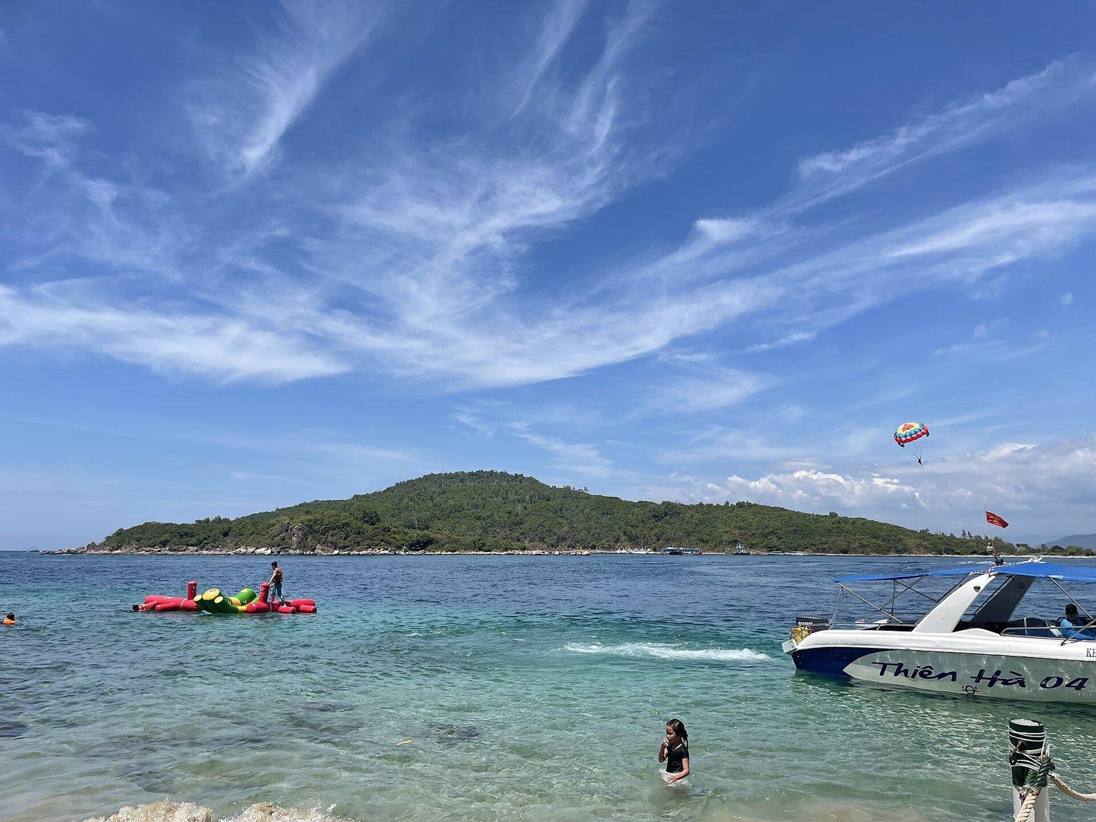 3 Islands: Bai Tranh Beach – Fishing Village – Hon Tam Mud Bath (Daily Join-in Tour) (3)
