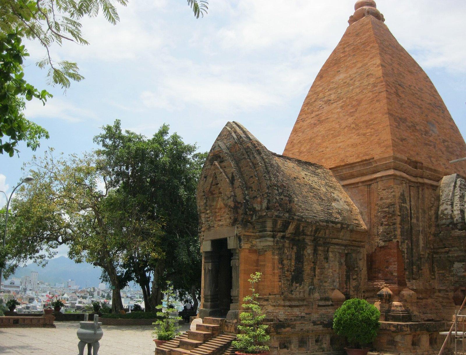 Nha Trang Half-Day City Tour – Stone Church, Long Son Pagoda, Ponagar Towers (Daily Join-in Tour)