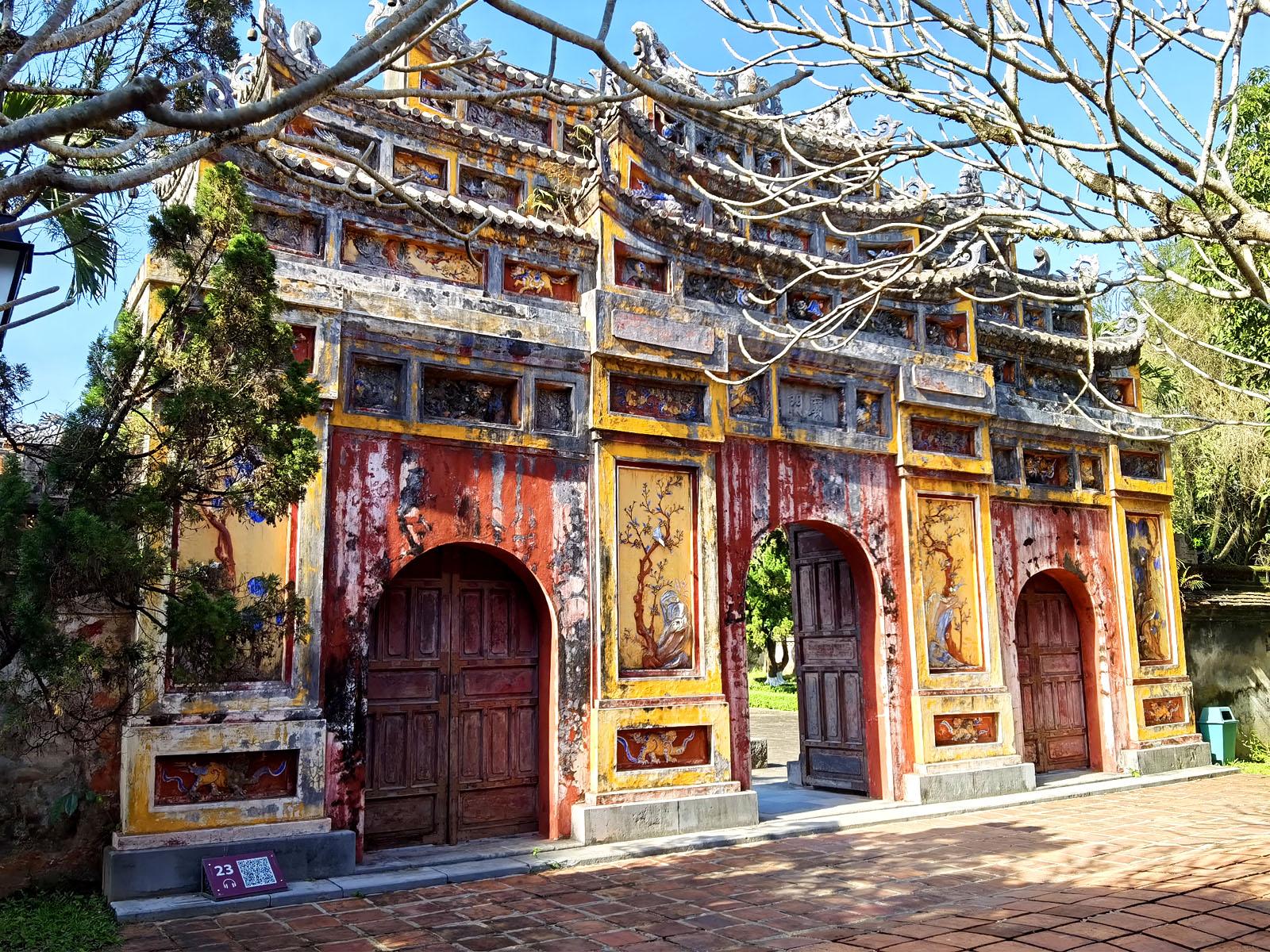 Khám phá Cố đô Huế & Trải nghiệm du thuyền rồng trên sông Hương (2)