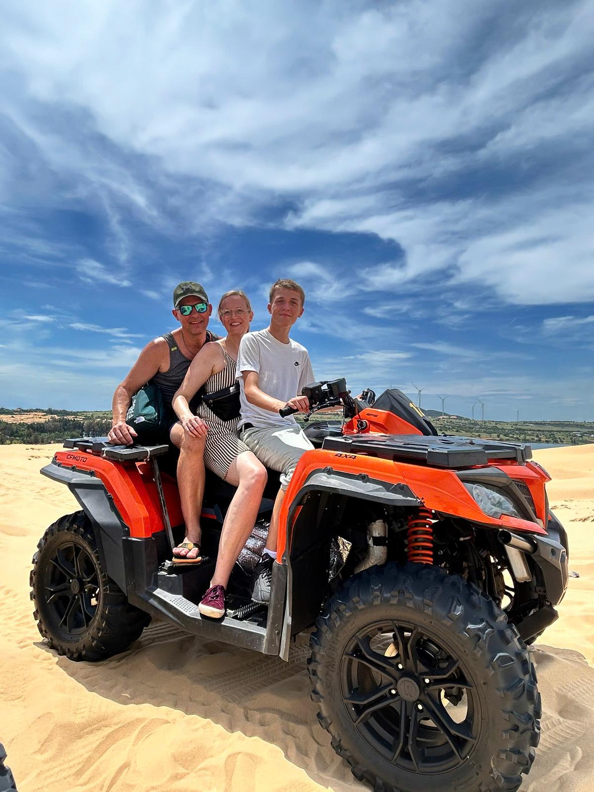 Tour Jeep Riêng Ngắm Bình Minh Đồi Cát Mũi Né