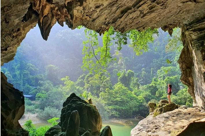 Visit Paradise Cave - Phong Nha Cave (2)