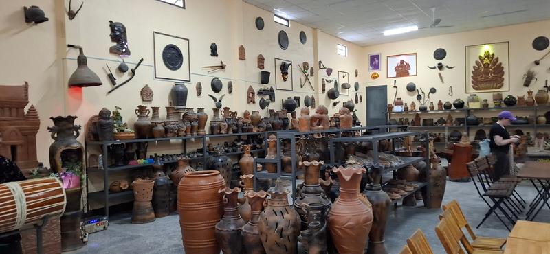 Experience the Cham Bau Truc Pottery Village (with presentation and artisans) (1)