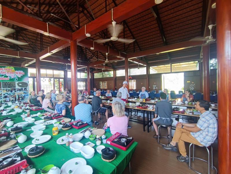 A day learning to cook vegetarian dishes (2)