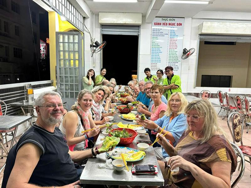 Tour Đêm Sài Gòn – Ẩm thực đường phố (2)