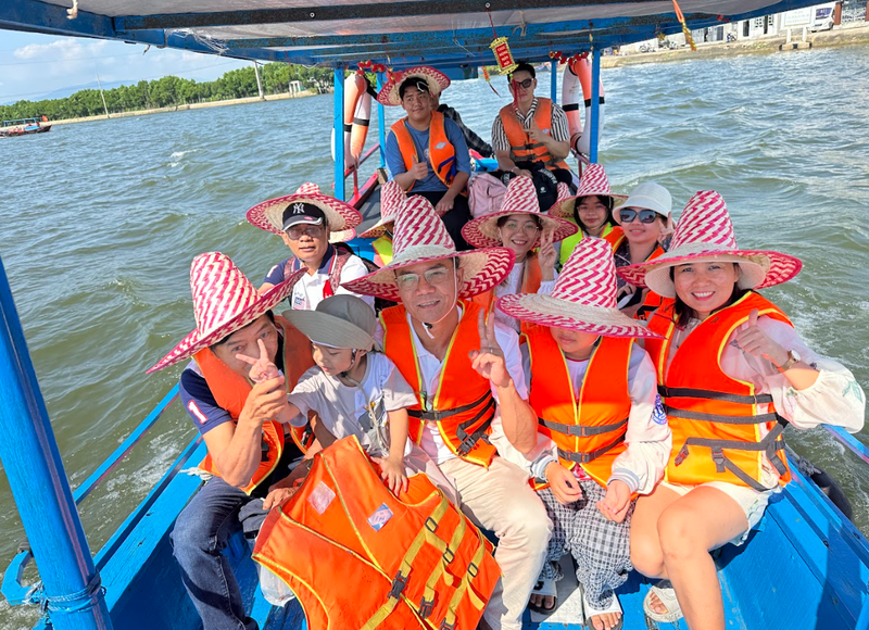 Experience Con Chim - SUP Rowing & Wetland Life (7)