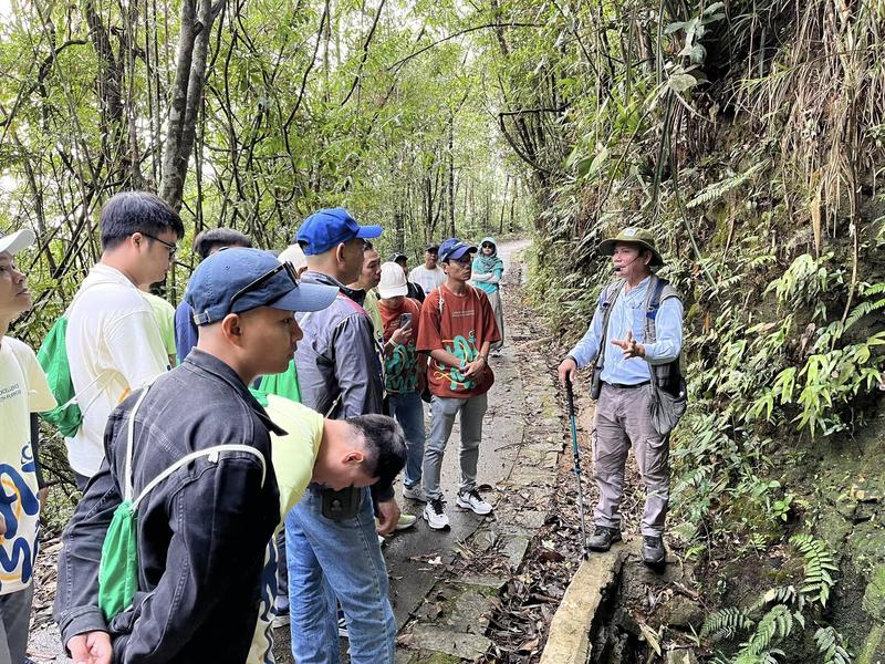 Tour Trekking Bạch Mã 2 ngày 1 đêm - Lưu trú Homestay Mê Ly  (8)