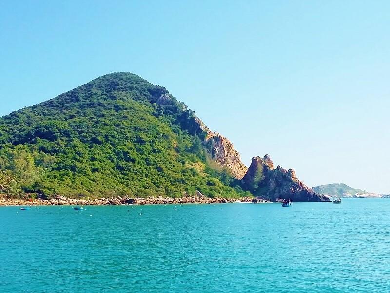 Tham quan Mũi Vi Rồng