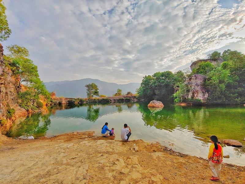 https://files.locallife.asia/images/800/1776847831963-kham-pha-ho-da-doi-ta-pa-tuyet-tinh-coc-giua-long-an-giang-2-1660655185.jpg