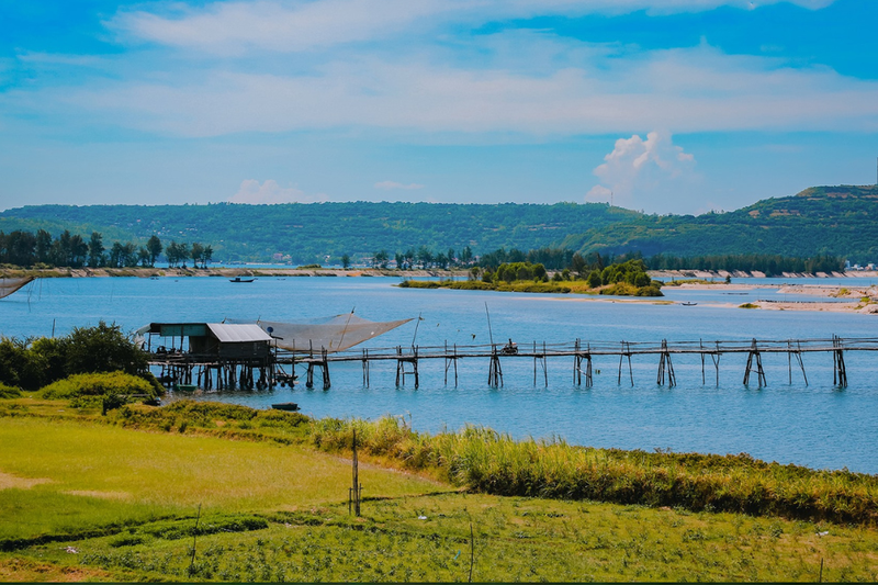 https://files.locallife.asia/images/800/1776947151479-du-lich-cau-go-ong-cop-0.png