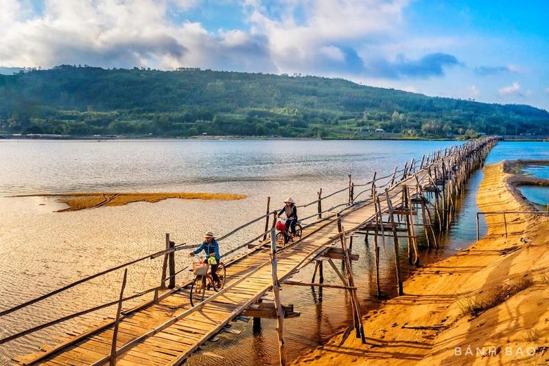 https://files.locallife.asia/images/800/1776947151487-mong-mo-tim-kiem-chut-binh-yen-tai-cau-go-ong-cop-phu-yen-3-1636706915.jpeg