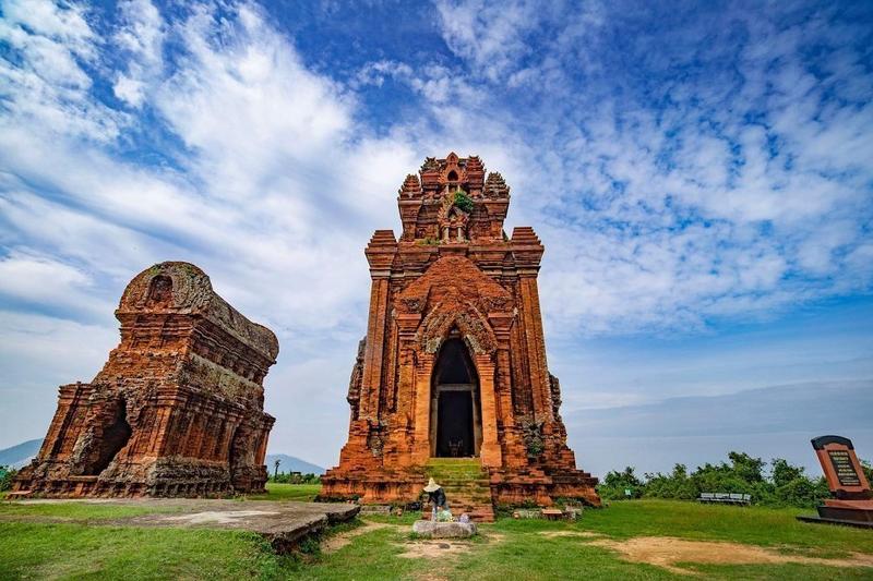 Banh It Towers (5)