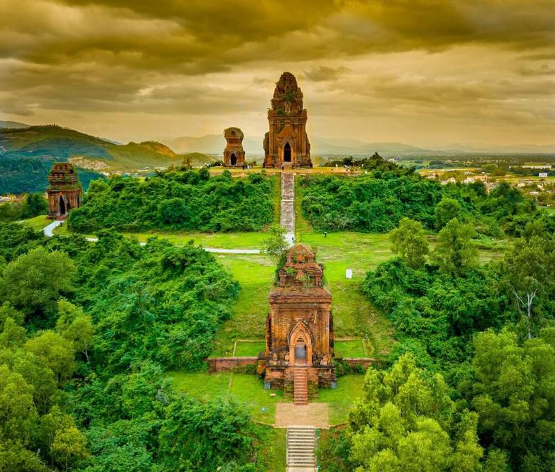 Banh It Towers (1)