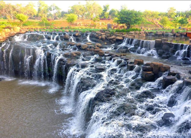 Thac Da Han Waterfall (1)