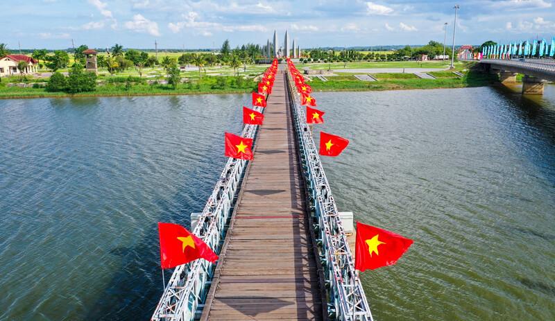 Tham quan Sông Bến Hải và Cầu Hiền Lương