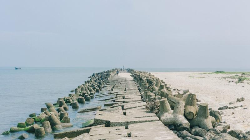 Mui Hau - Hoa rocky beach (1)