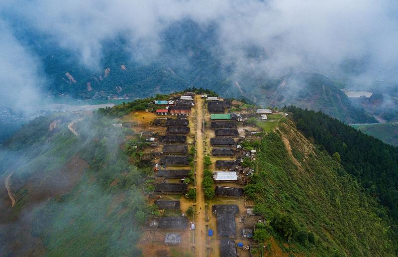 https://files.locallife.asia/images/800/1777105718431-kham-pha-ve-dep-ban-cu-vai-chon-bong-lai-tien-canh-o-yen-bai-01-1646194915.jpg