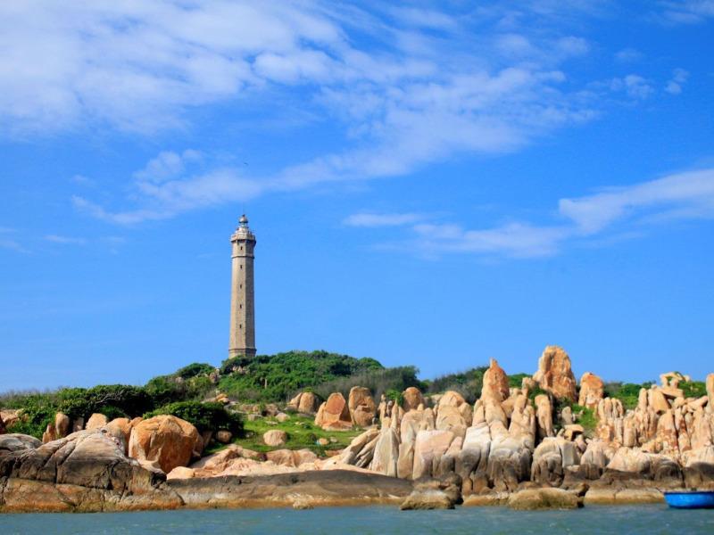 Dai Lanh Lighthouse (2)