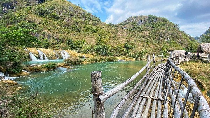 https://files.locallife.asia/images/800/1777256296095-thac-co-la-2.jpg