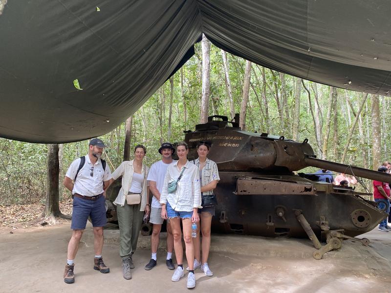 https://files.locallife.asia/images/800/1779518465508-69d443a9-86eb-45a7-9199-5fc8647b8e53-T_p_009.jpeg