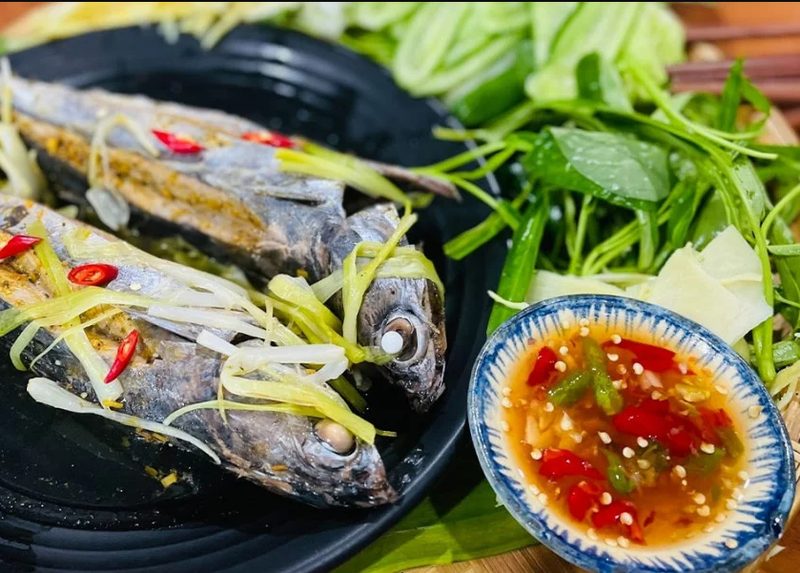 Cá nục hấp Bà Xin (1)