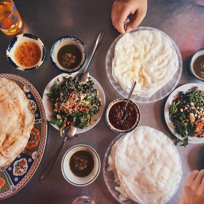 Bánh đập hến xào Cẩm Nam Bà Già (1)