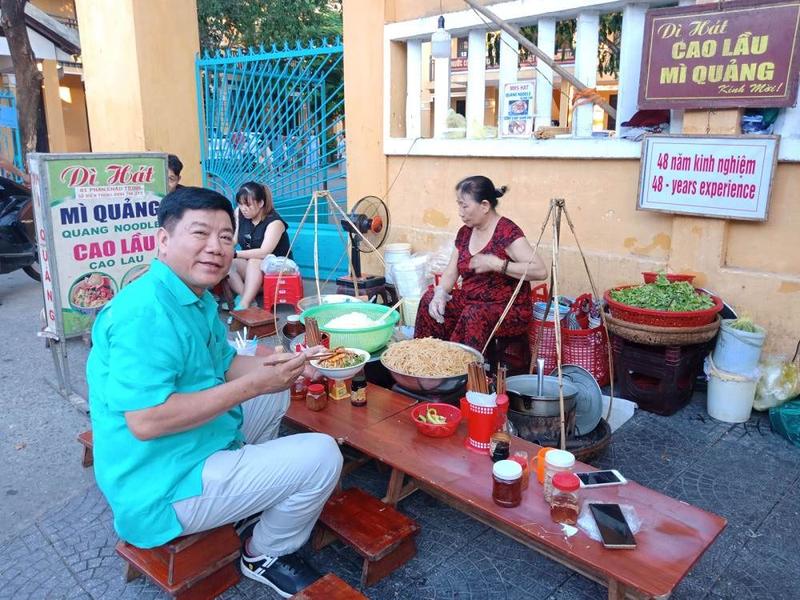 Cao Lau Di Hat - 55 years (4)