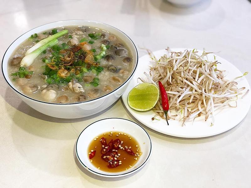 Phu Yen Oyster Porridge (2)