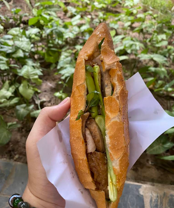 Thưởng thức món ăn