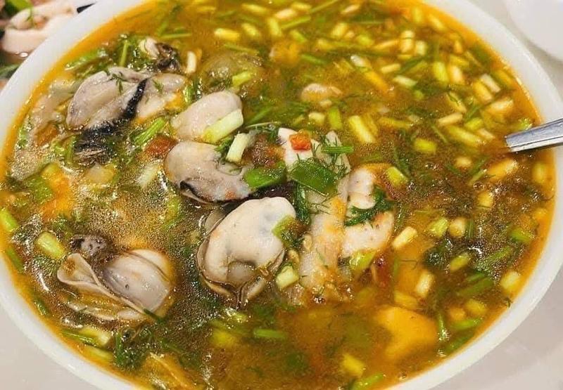 75 Oyster Porridge & Noodle Soup Shop (1)