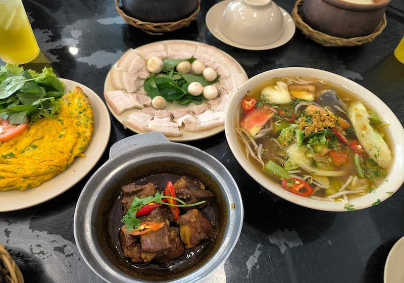 Tâm Gém - Cơm Niêu Quảng Bình