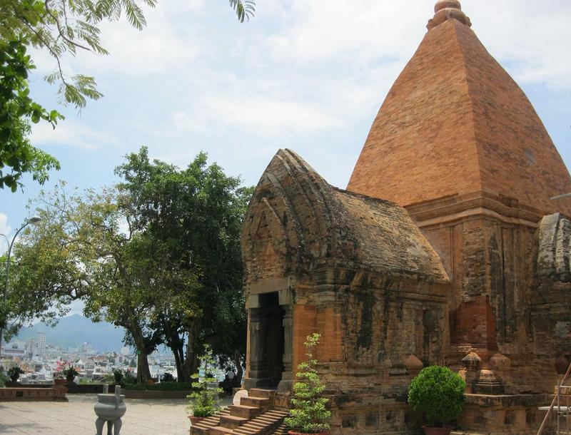 https://files.locallife.asia/images/800/1791708759855-289f180c-6c1b-436f-8d96-73720d4f0e5a-01.jpg