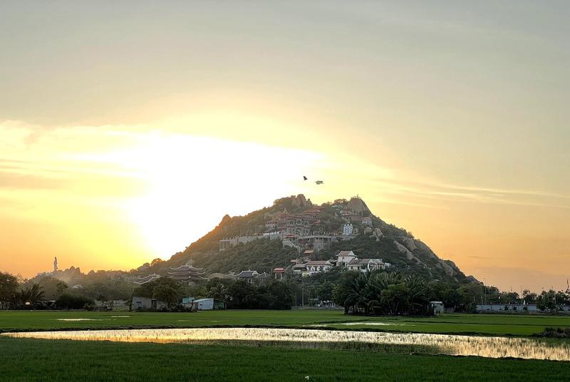 https://files.locallife.asia/images/800/1791708816297-f84fe40e-04c9-418f-902f-4bba84710a5c-04.jpg