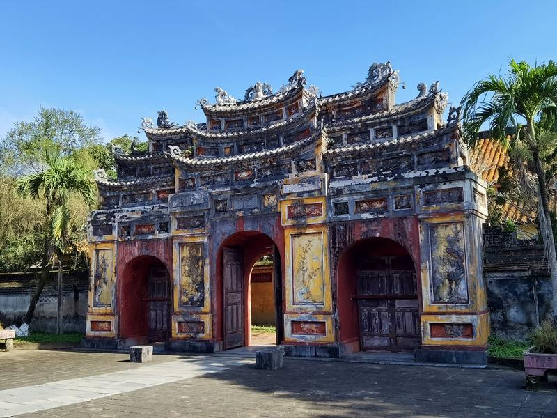 https://files.locallife.asia/images/800/1791797770696-1e98b4e0-0ce8-468e-8238-9f172cfb3b1c-Hue_Gate_east.jpg