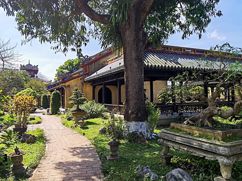 https://files.locallife.asia/images/800/1791797770713-3970794b-bf8f-47ea-ab96-262e8a326e13-Hue_Harem_House_1600x1200.jpg
