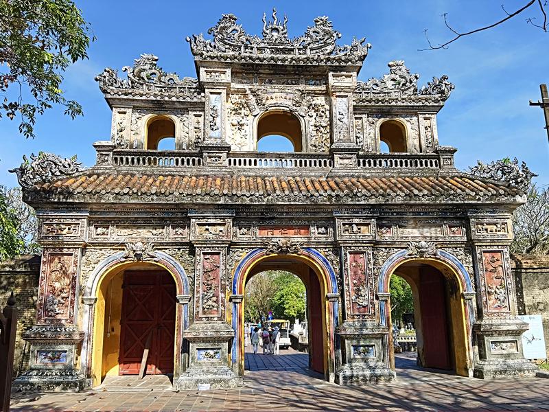 https://files.locallife.asia/images/800/1791797770716-e3cd005c-c6b9-4a3e-9b27-b807ea93af86-Hue_Gate_east_2_1600x1200.jpg