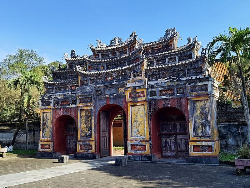 https://files.locallife.asia/images/800/1791797770940-3db9ddf2-9aa2-41fb-a279-50c6f450cc92-Hue_Gate_east_1600x1200.jpg